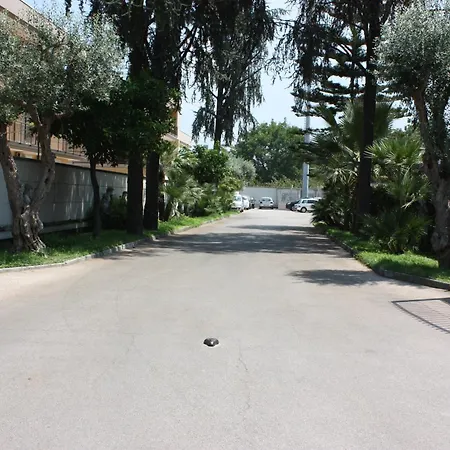 מלון Il Giardino Degli Aranci 3*