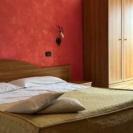 Il Giardino Degli Aranci מלון 3*