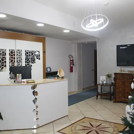 Il Giardino Degli Aranci מלון נולה