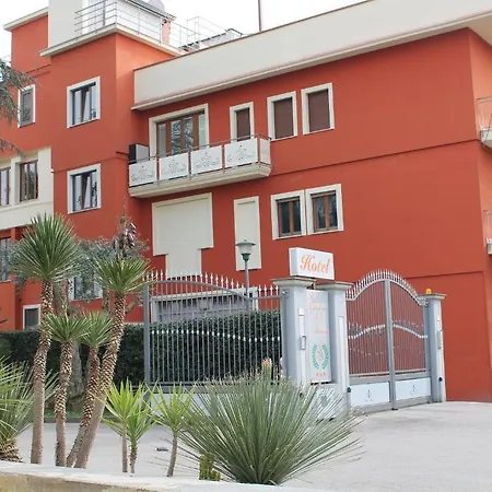 Il Giardino Degli Aranci מלון נולה